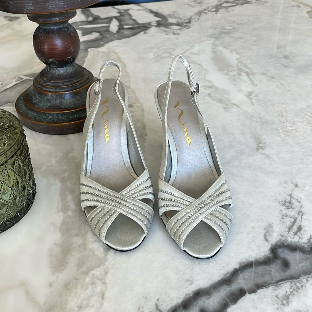 Nina Camille Silver Glimmer Slingback Dress Heels Size 6